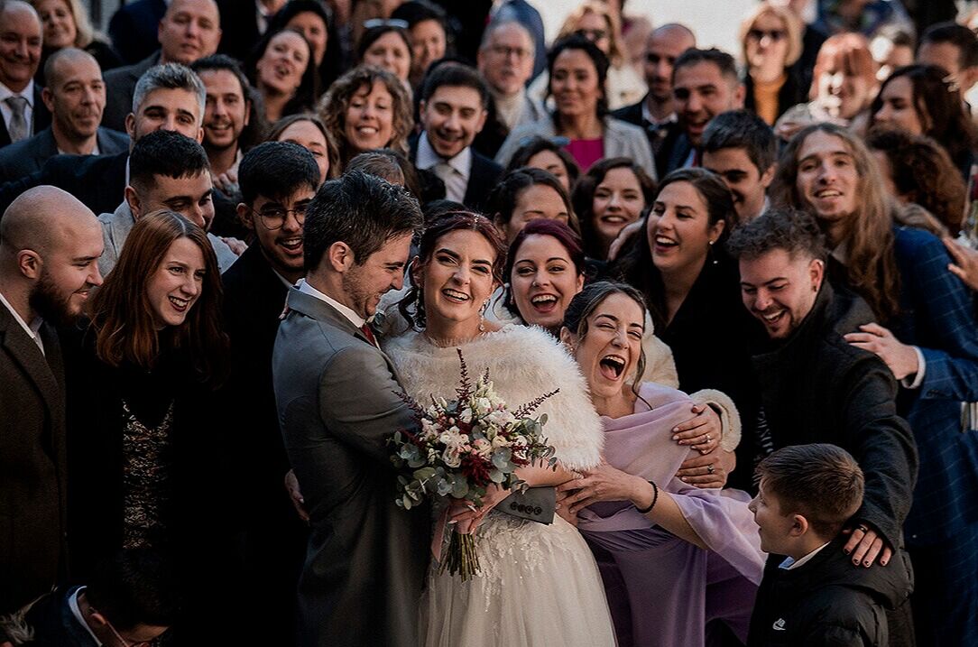 Fran Ortiz Retratista - foto-franortiz-retratista-granada-grupo-abrazo-boda-pareja-fotografo-ano-mejor.jpg